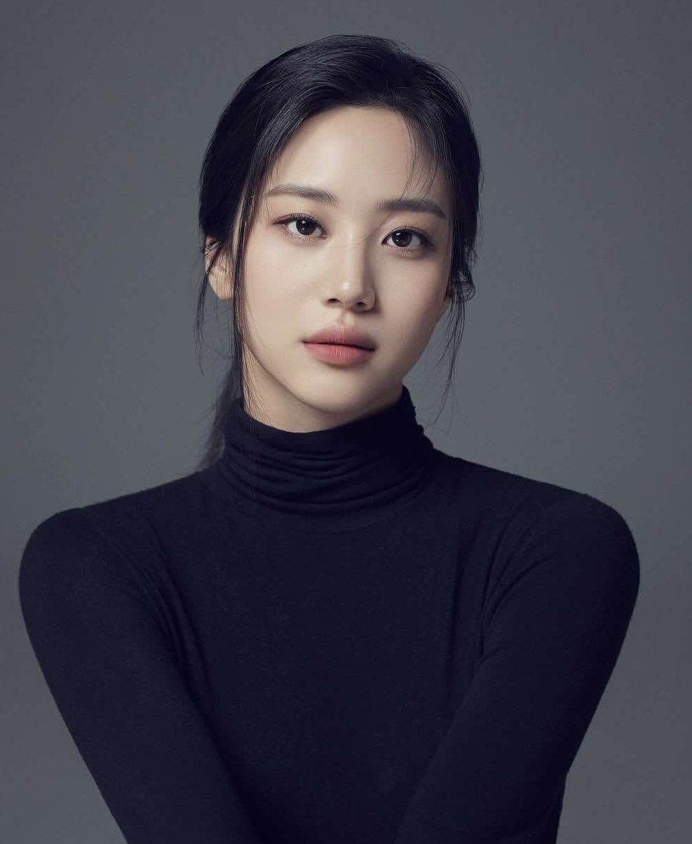 public/images/actor/profilePic/Hong Hwa Yeon-2575.jpeg